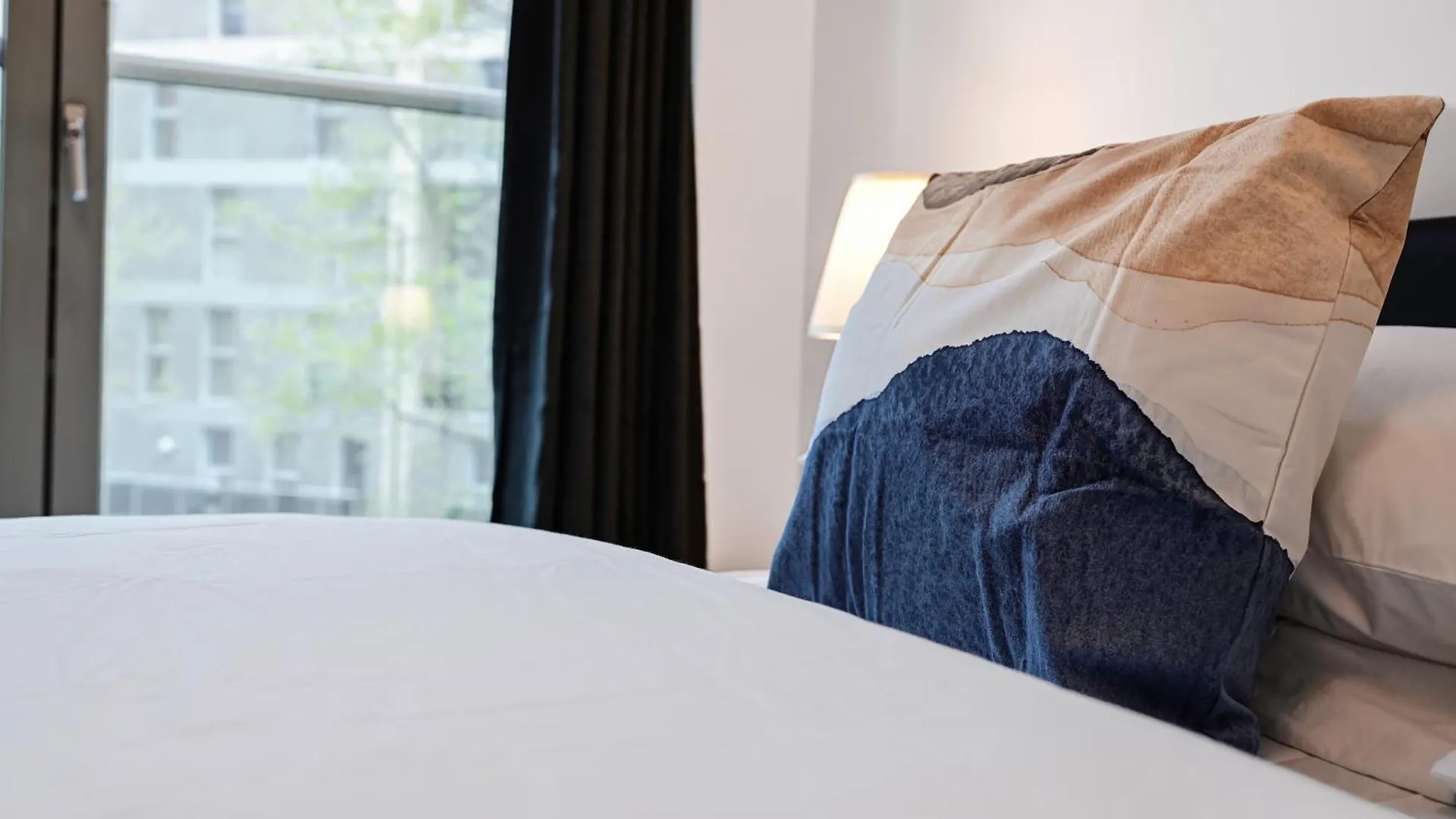Khayat Homes - The Riverre - Luxury 2 Bed Apt London 0*,  United Kingdom